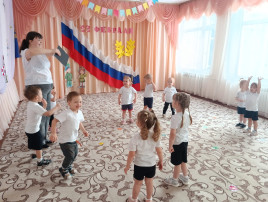 РАЗВЛЕЧЕНИЕ В ПЕРВОЙ МЛАДШЕЙ ГРУППЕ РАЗВЛЕЧЕНИЕ В ПЕРВОЙ МЛАДШЕЙ ГРУППЕ.