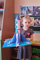 Тематической выставке детских поделок ко "Дню космонавтики" Тематической выставке детских поделок ко "Дню космонавтики".